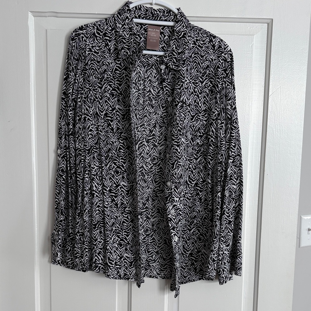 White Stag Black and‎ White Patterned Blouse